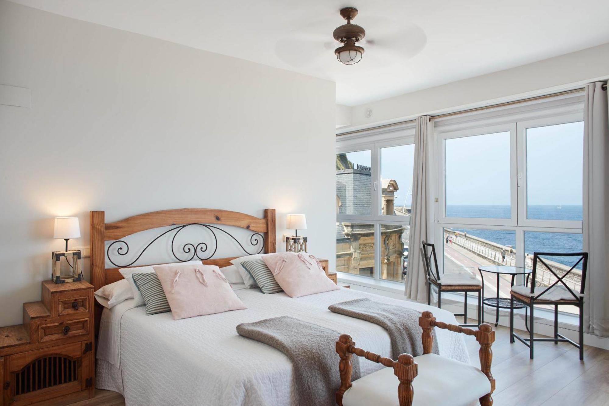 Pension Itxasoa Сан-Себастьян Экстерьер фото
